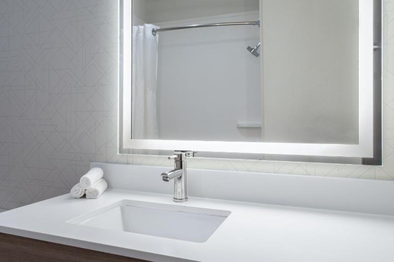 Queen Suite image 4