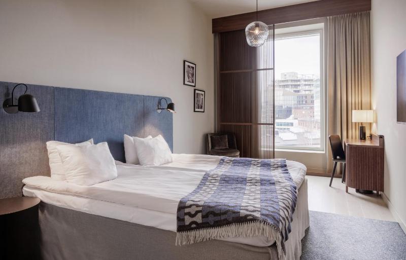 Standard Twin Room image 1