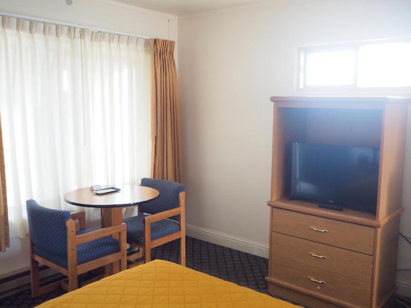 Standard Queen Room - Not Pet Friendly image 4