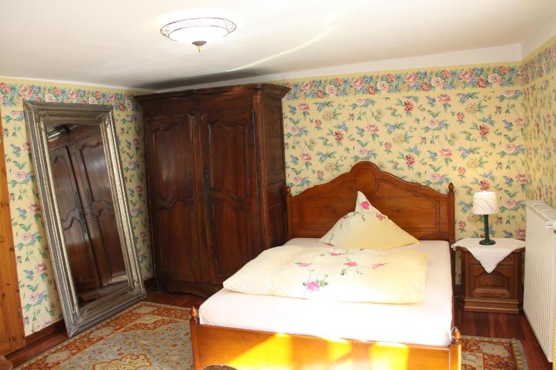 Single Room image 3