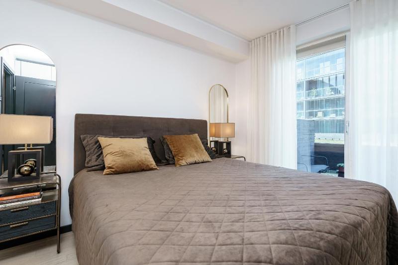 Dream Stay - Modern Design Apartments with Balcony & Free parking - image 9