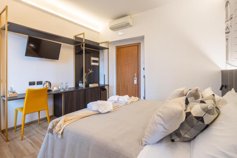 Double or Twin Room image 1