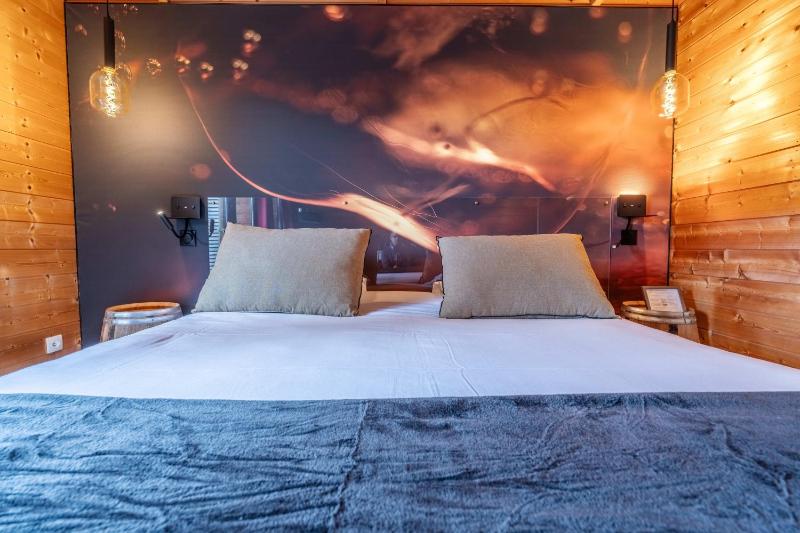 Double Room with Terrace and River View image 4