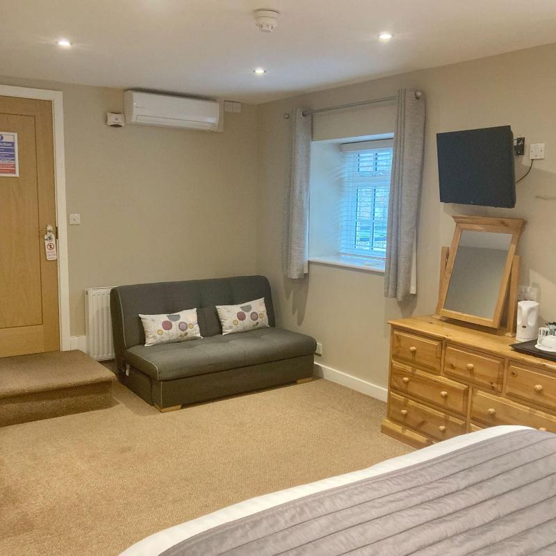 Comfort Triple Room image 3