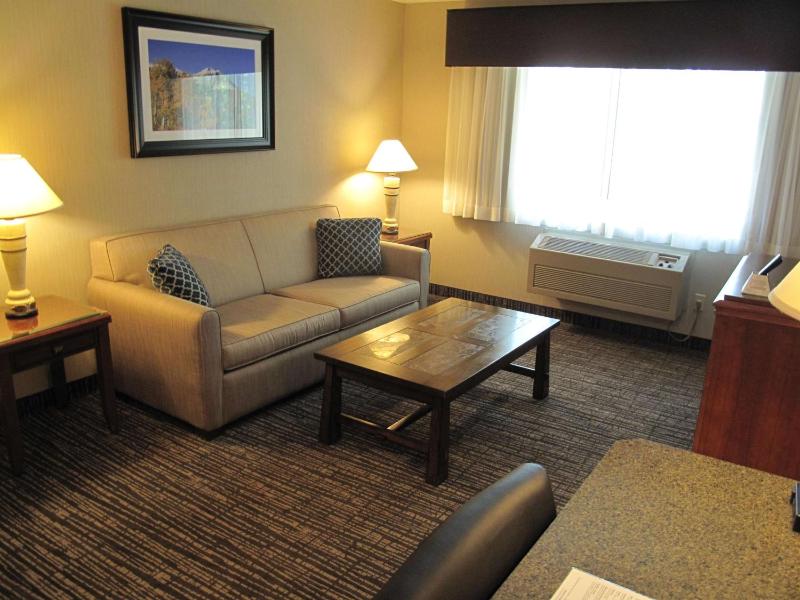 Family Suite with Two Queen Beds and Sofa Bed - Non-Smoking image 3