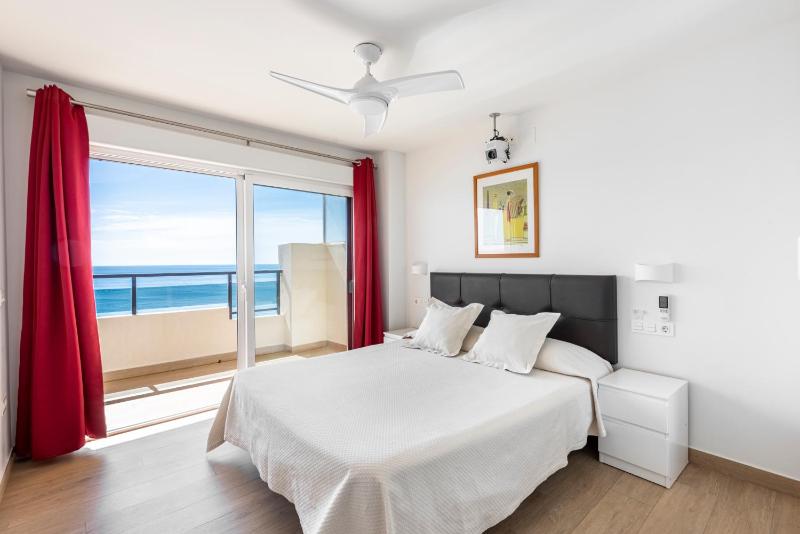 BEACHFRONT -- NEW LUXURY Apartment -- 1ª Linea Playa -- Fuengirola CITY CENTER -- Private PARKING -- Panoramic Sea Views -- - image 15