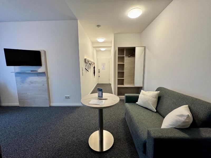 Large Double Room image 2