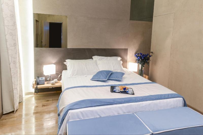 Standard Room image 4