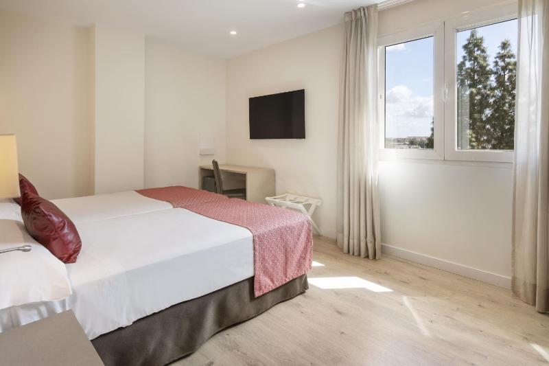 Double Room image 4