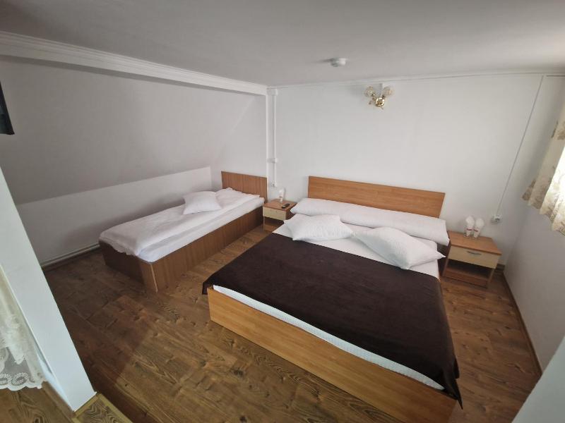 Triple Room with Private Bathroom image 1
