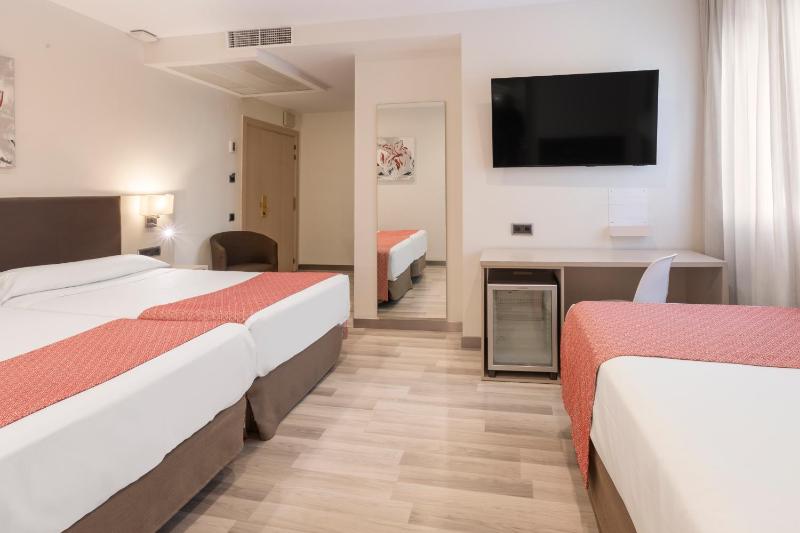 Triple Room image 4