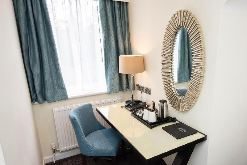 Standard Double Room image 4