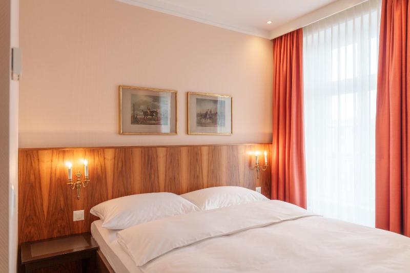 Business Double or Twin Room image 4