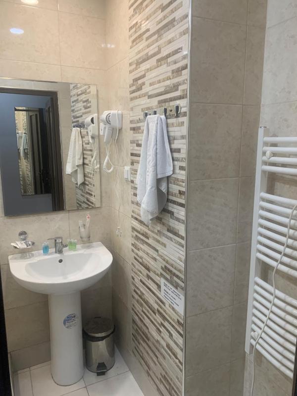 Budget Double or Twin Room image 4