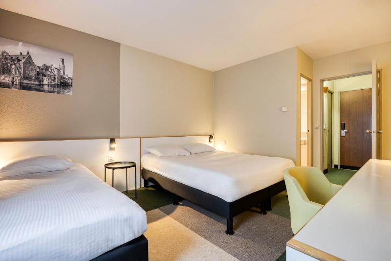Standard Queen Room image 2