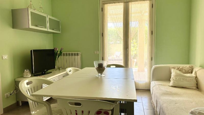 M216 - Marcelli bilocale con giardino a 200mt dal mare - image 14