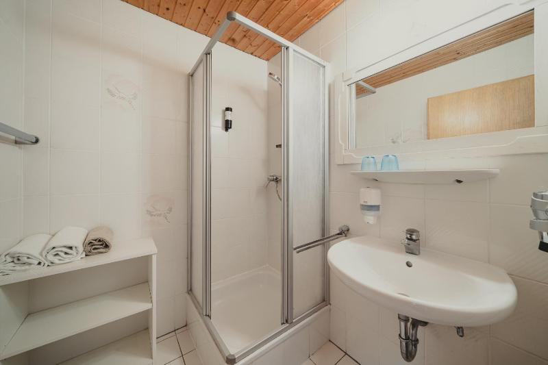 Double Room with Balcony image 3