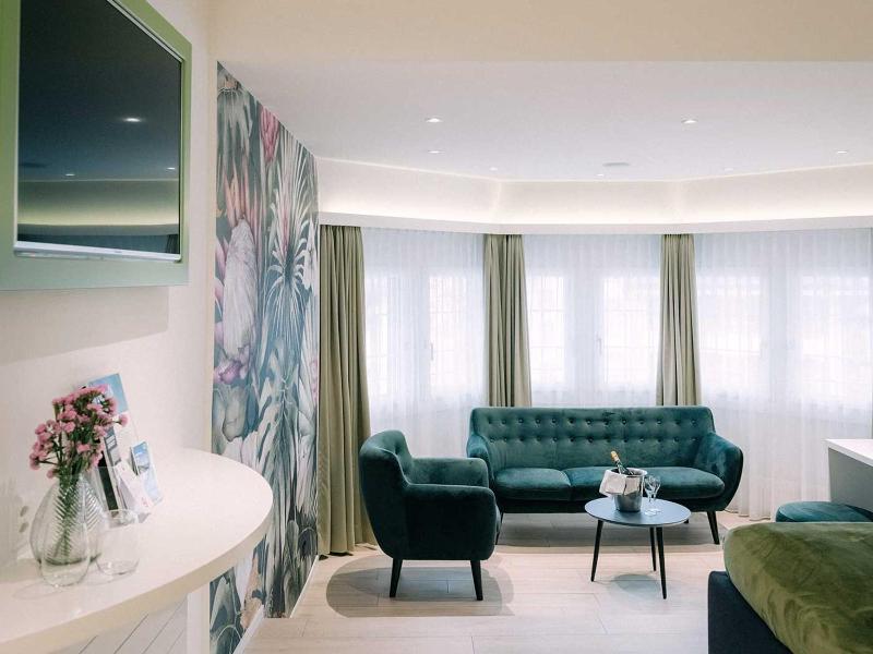 Romantic Suite image 1