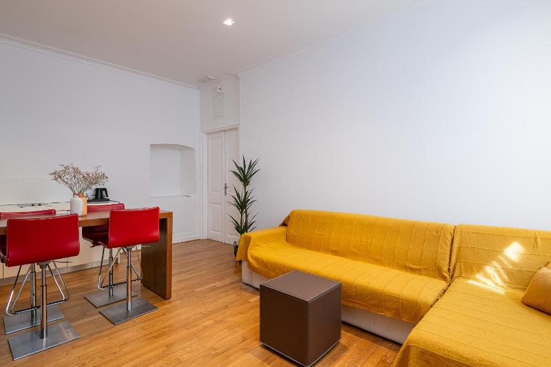 Deluxe Studio image 3