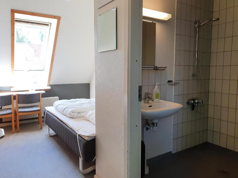 Quadruple Room with Private Bathroom image 3