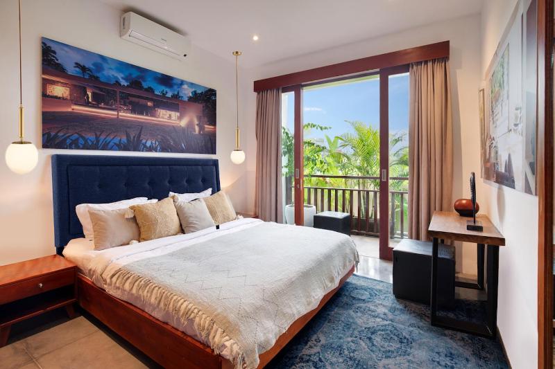 You think you know Canggu - Think again! Stunning LARGE LUXXE 7bed Villa - image 10