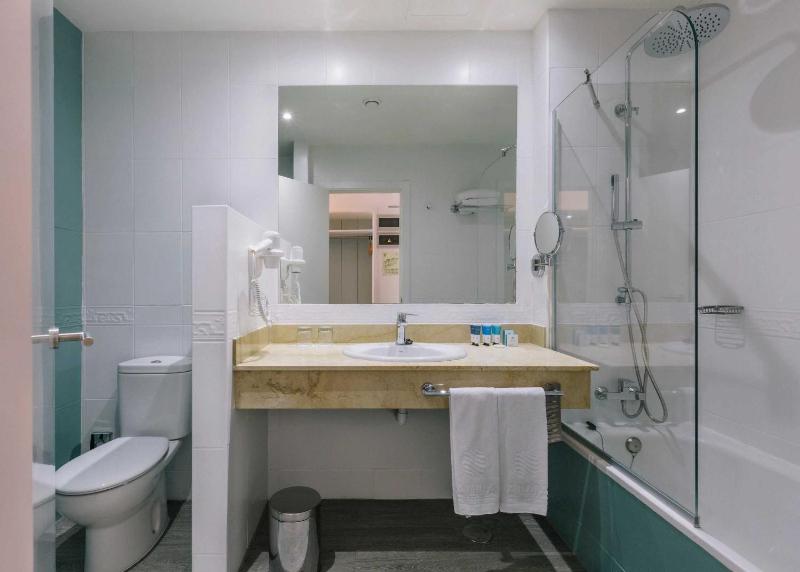 Standard Double Room image 1