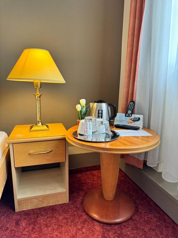 Double Room image 3