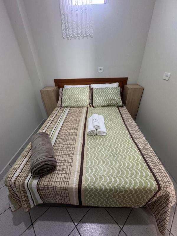 Quarto Laurinda 2 Images