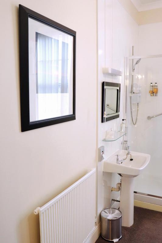 Single Room image 2