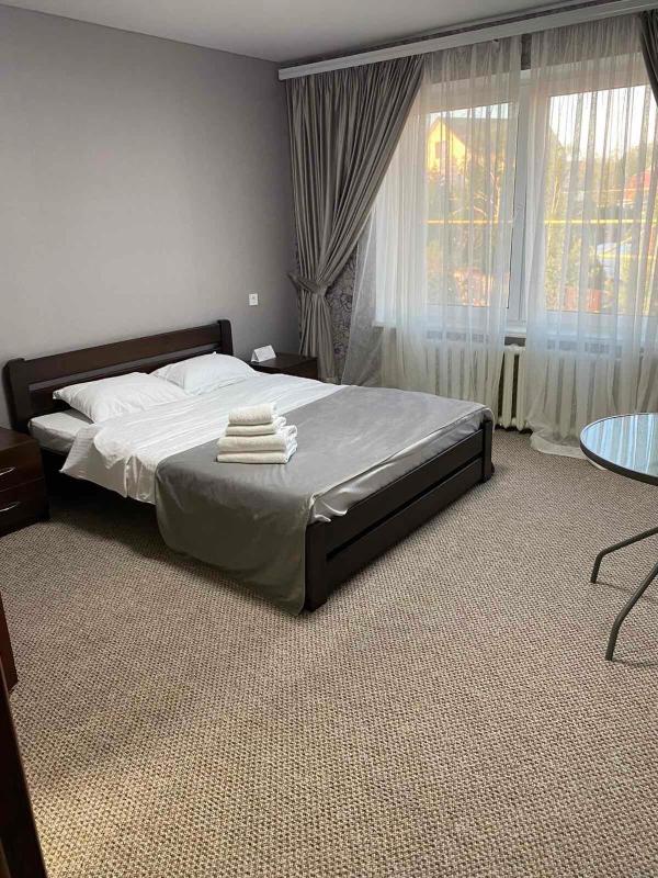 Large Double Room image 3