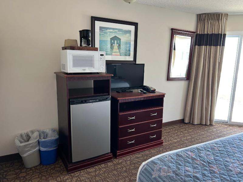 King Room with Balcony image 1