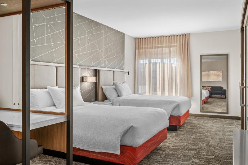 Suite with Two Queen Beds and Trundle Bed image 1