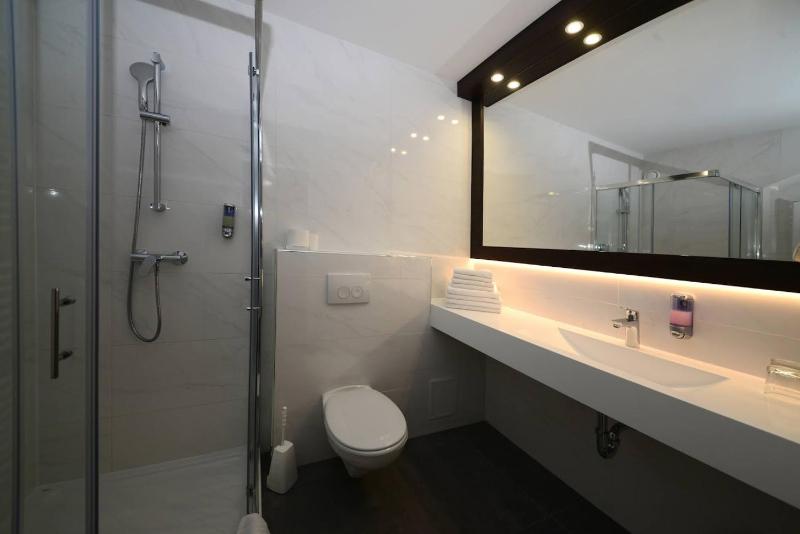 Standard Single Room image 3