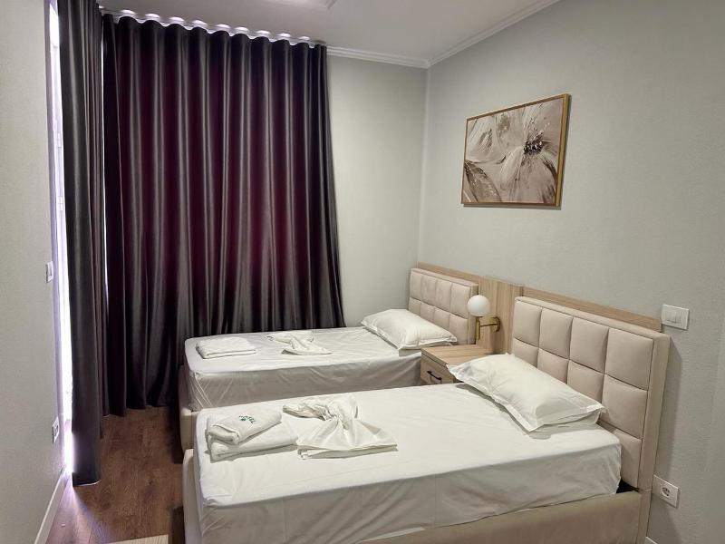 Triple Room image 3