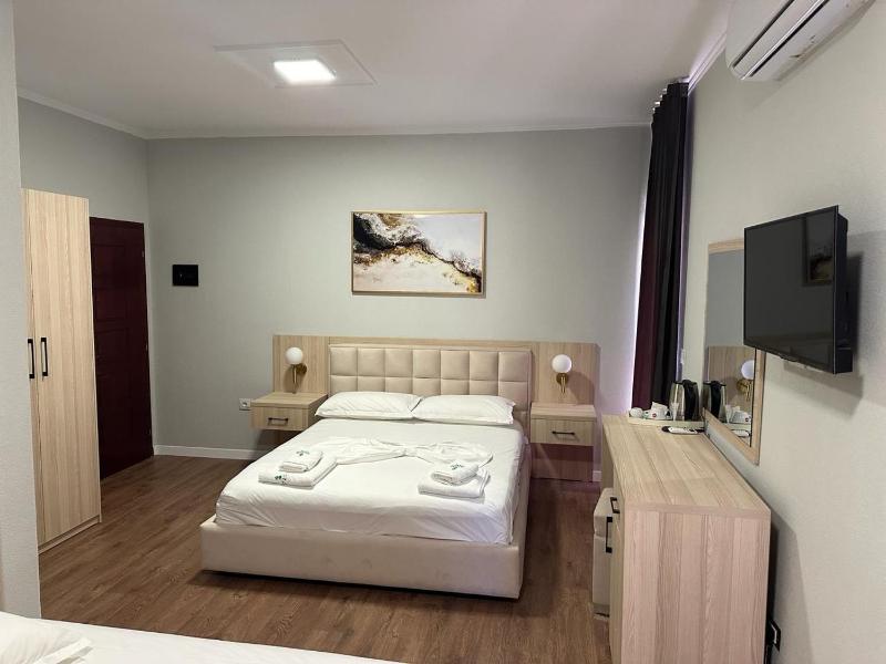 Triple Room image 2