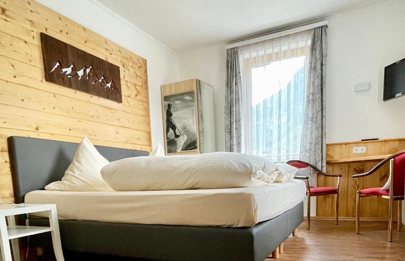 Double Room image 1