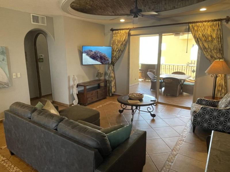 Bella Sirena D501 Lux Private Beach Resort Condo - image 9