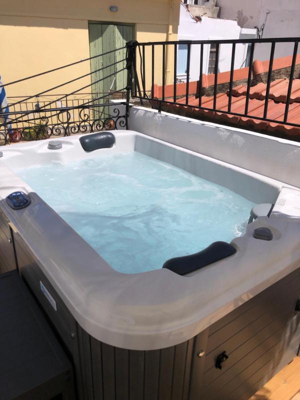 Evagelia's deluxe villa-Jacuzzi in Skopelos center - image 11