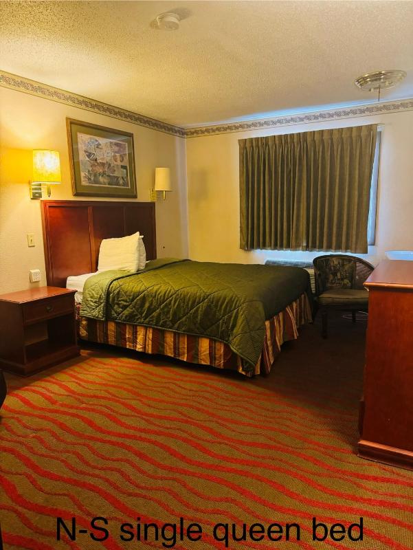 Queen Room image 1