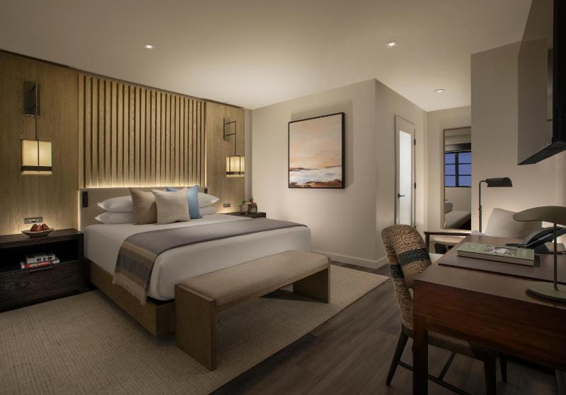 King Room image 3