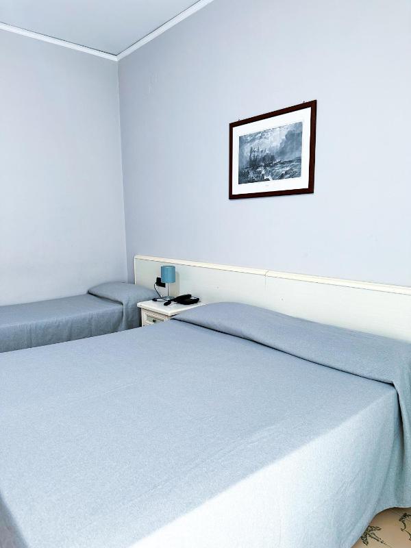 Triple Room image 4