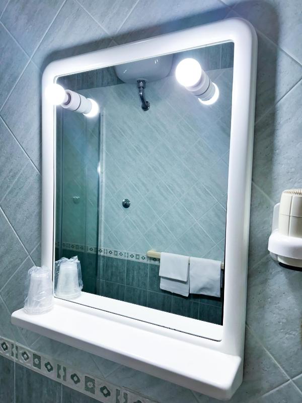 Single Room image 3