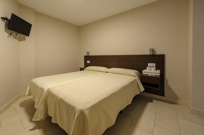 Quadruple Room image 1