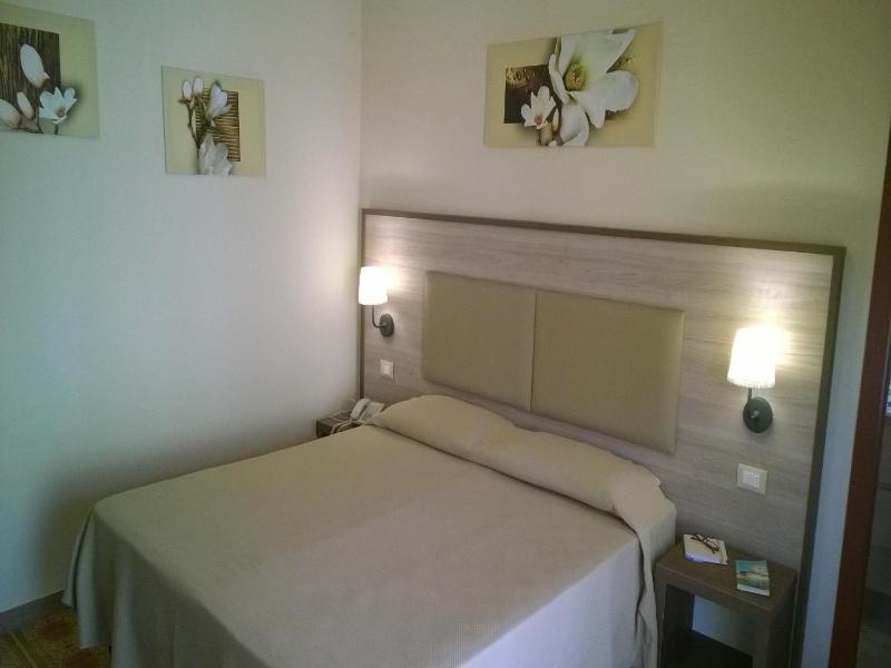 One-Bedroom Apartment image 3
