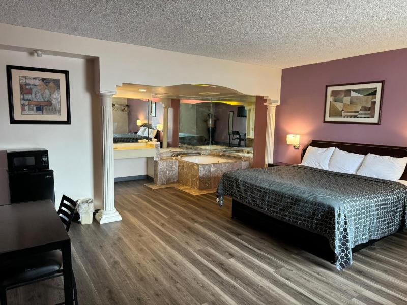 Superior King Suite image 1