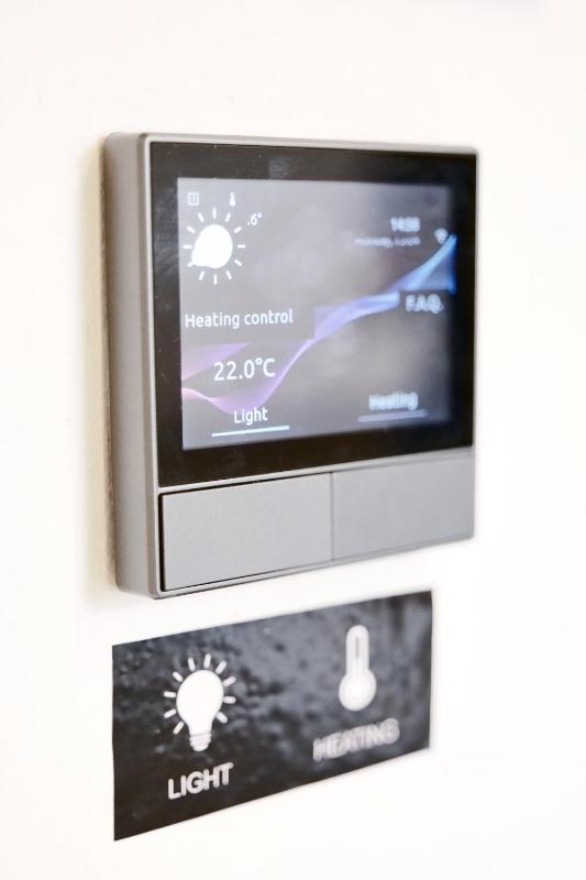 Standard Twin Room with Shared Bathroom image 2