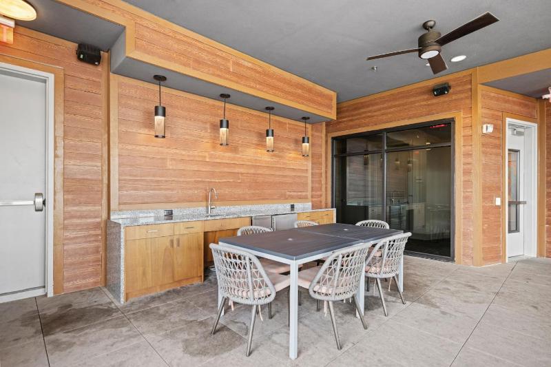 Placemakr Downtown Austin - image 27