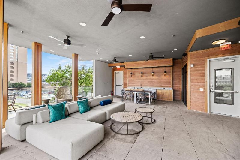 Placemakr Downtown Austin - image 20