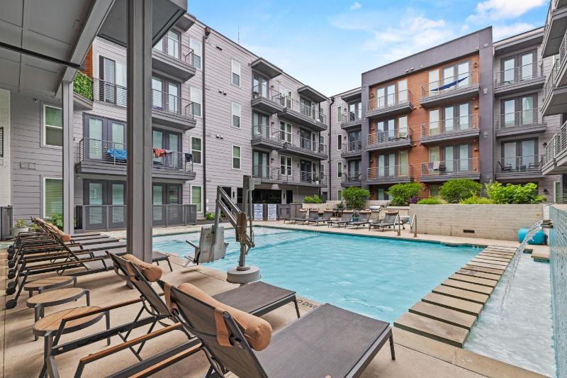 Placemakr Downtown Austin - image 1