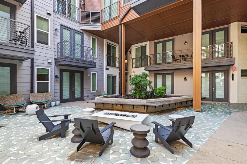 Placemakr Downtown Austin - image 12